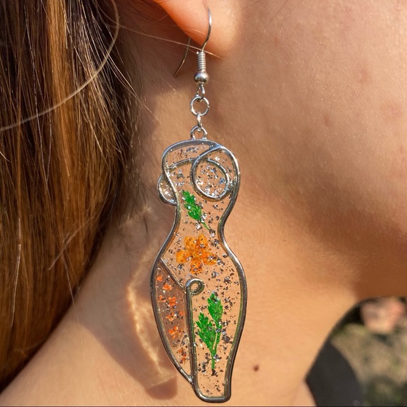 Silver Silhouette Earrings ✨ - Picture 2 of 2